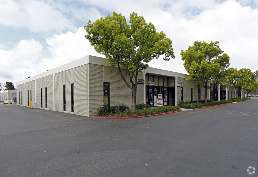 17895 Sky Park Cir, Irvine, CA for lease - Building Photo - Image 3 of 4