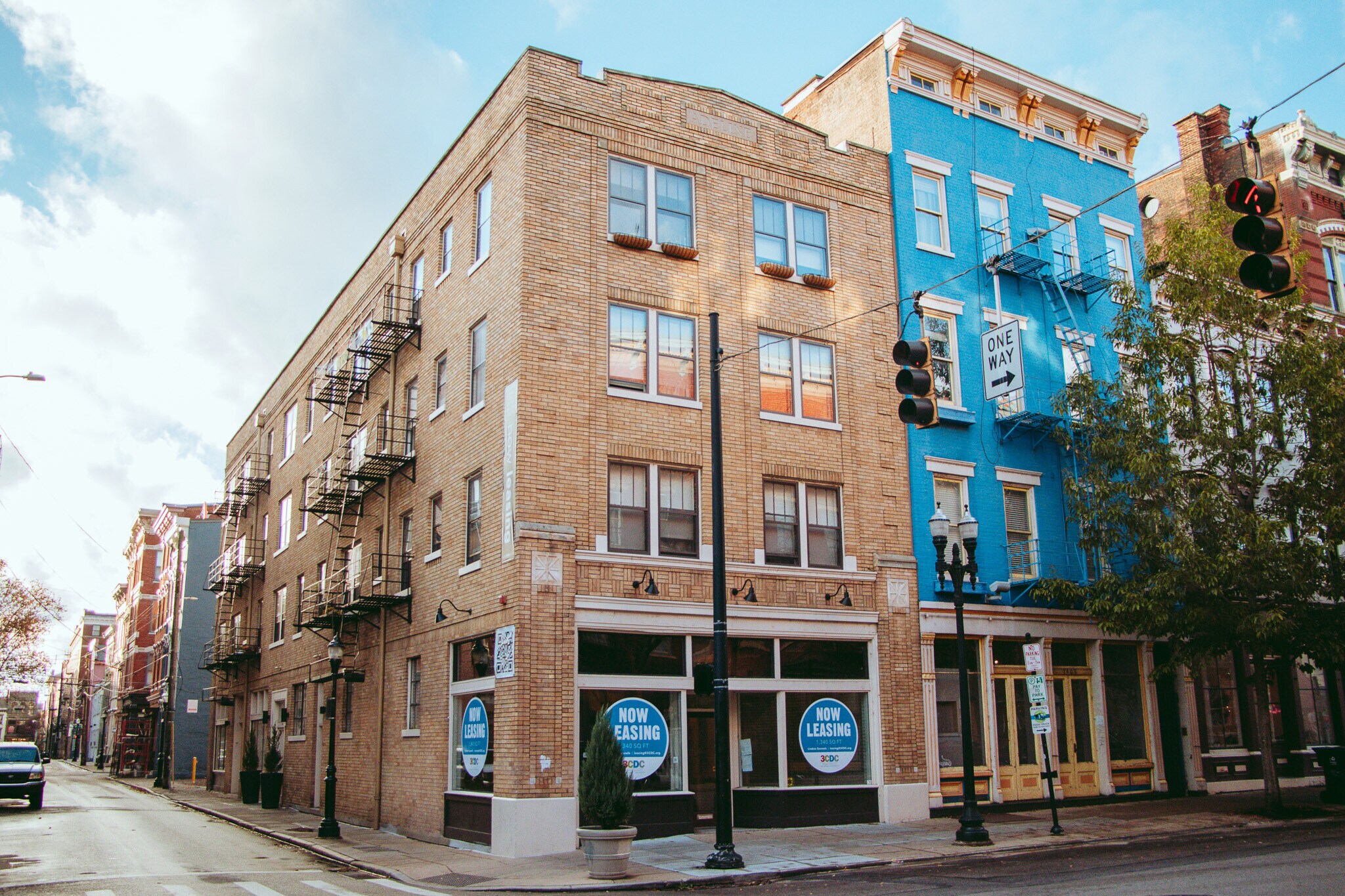 1401 Main St, Cincinnati, OH for lease Building Photo- Image 1 of 4