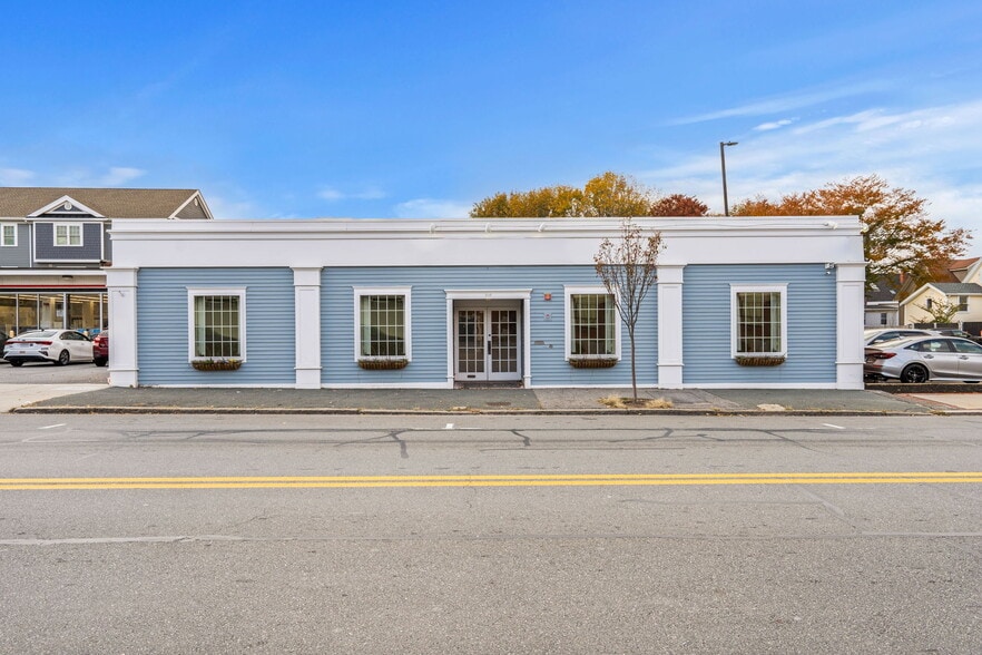 306 Cabot St, Beverly, MA for lease - Building Photo - Image 2 of 4