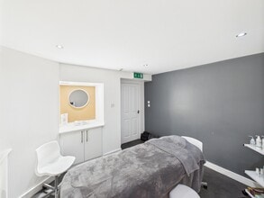 69-75 Haymarket Ter, Edinburgh for lease Interior Photo- Image 2 of 4