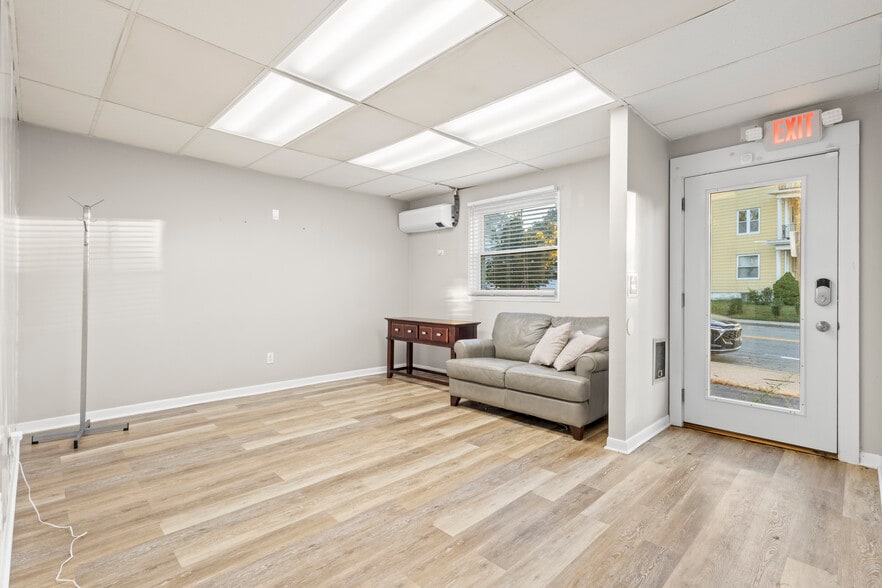 404 Smithfield Ave, Pawtucket, RI for sale - Building Photo - Image 3 of 23