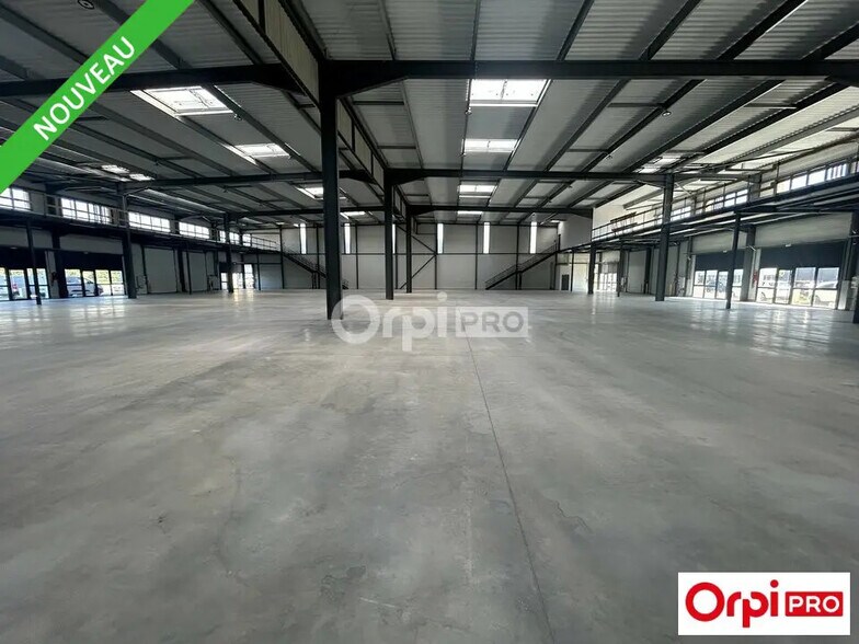 Flex in Pierrelatte for lease - Interior Photo - Image 2 of 4