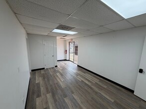 9901-9927 Harwin Dr, Houston, TX for lease Interior Photo- Image 2 of 5