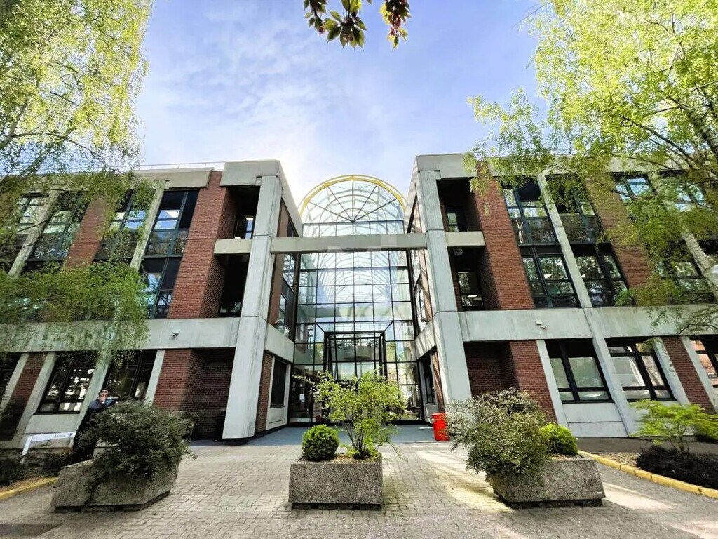 Location Bureaux 280 m² à 5 921 m² - Photo 1