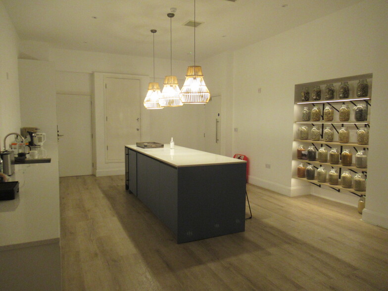 Prince Georges Rd, London for lease - Interior Photo - Image 2 of 4