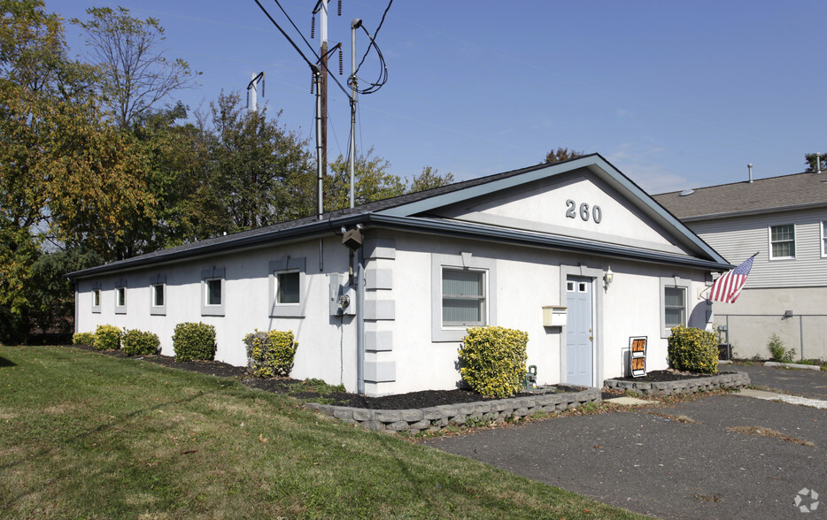 260 Middlesex Essex Tpke, Iselin, NJ for lease - Primary Photo - Image 1 of 16