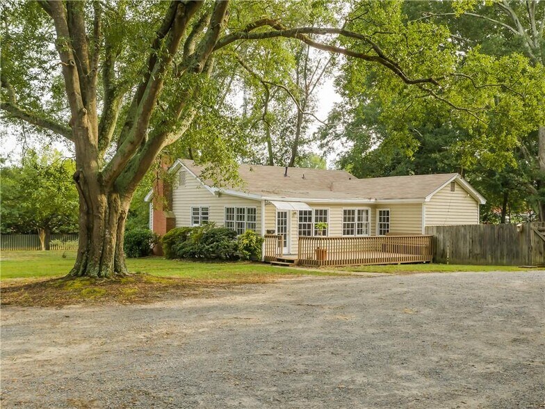 2967 Sandy Plains Rd, Marietta, GA 30066