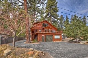 Grout Bay Cabin - Pub