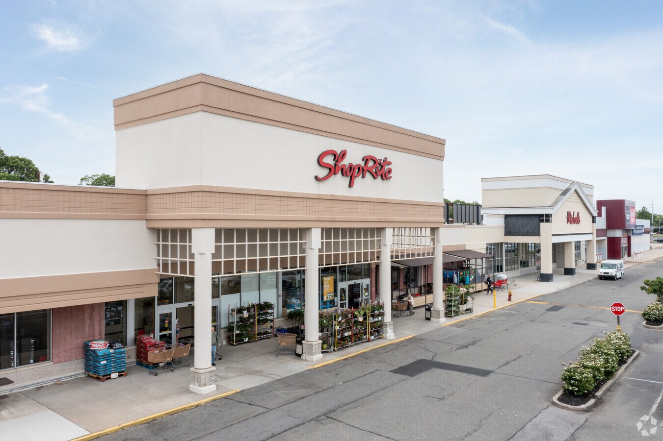 5500 Sunrise Hwy, Massapequa, NY 11758