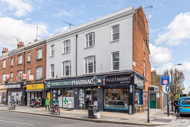 109-111C Fulham Palace Rd, London for lease - Primary Photo - Image 1 of 7