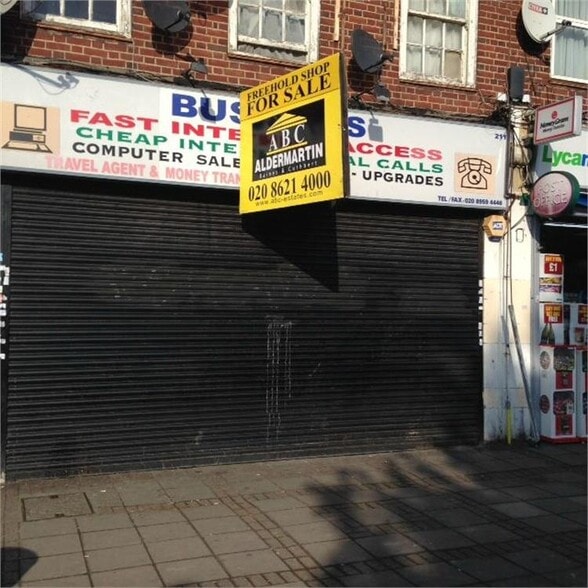 211 Deansbrook Rd, Edgware for sale - Primary Photo - Image 1 of 1