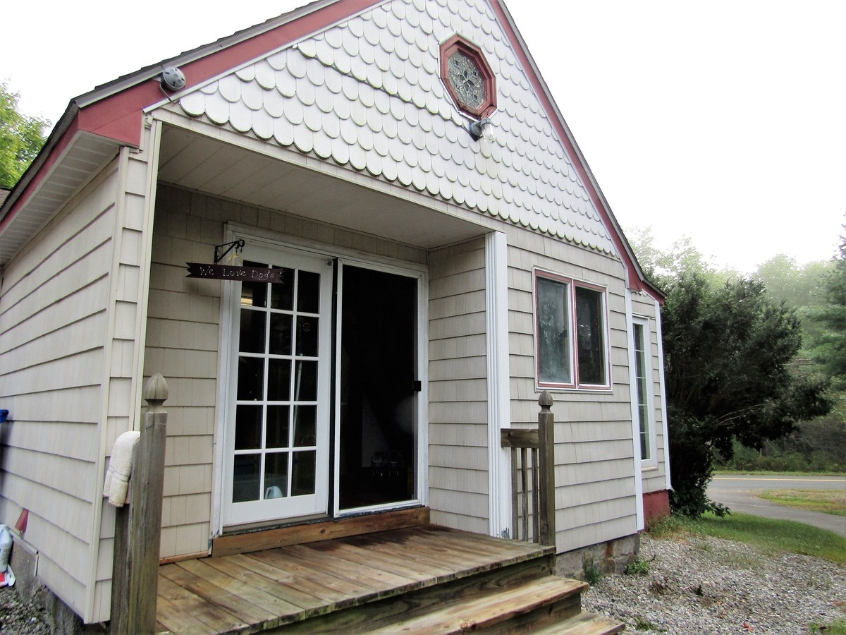 110 Sandy Beach Rd, Ellington, CT 06029