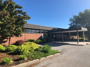 1891 Loucks Rd, York, PA for lease Building Photo- Image 2 of 4