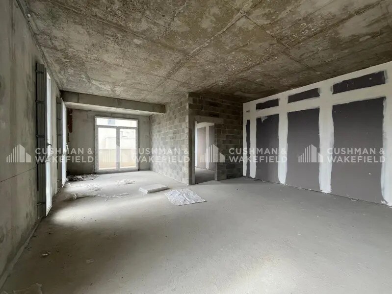 Office in Manosque for sale Interior Photo- Image 1 of 10
