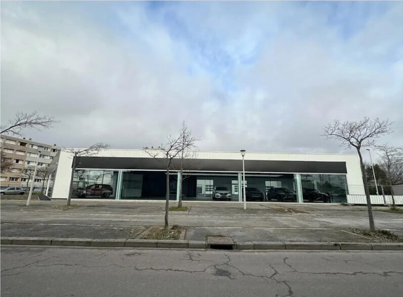 Flex in Le Havre for lease - Building Photo - Image 2 of 4