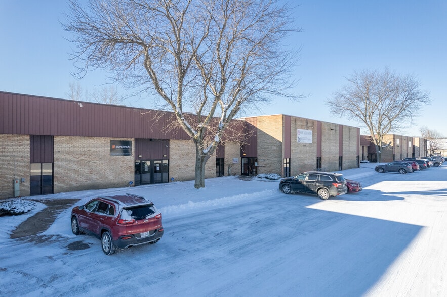6501-6561 Angola Rd, Holland, OH for lease - Building Photo - Image 3 of 5