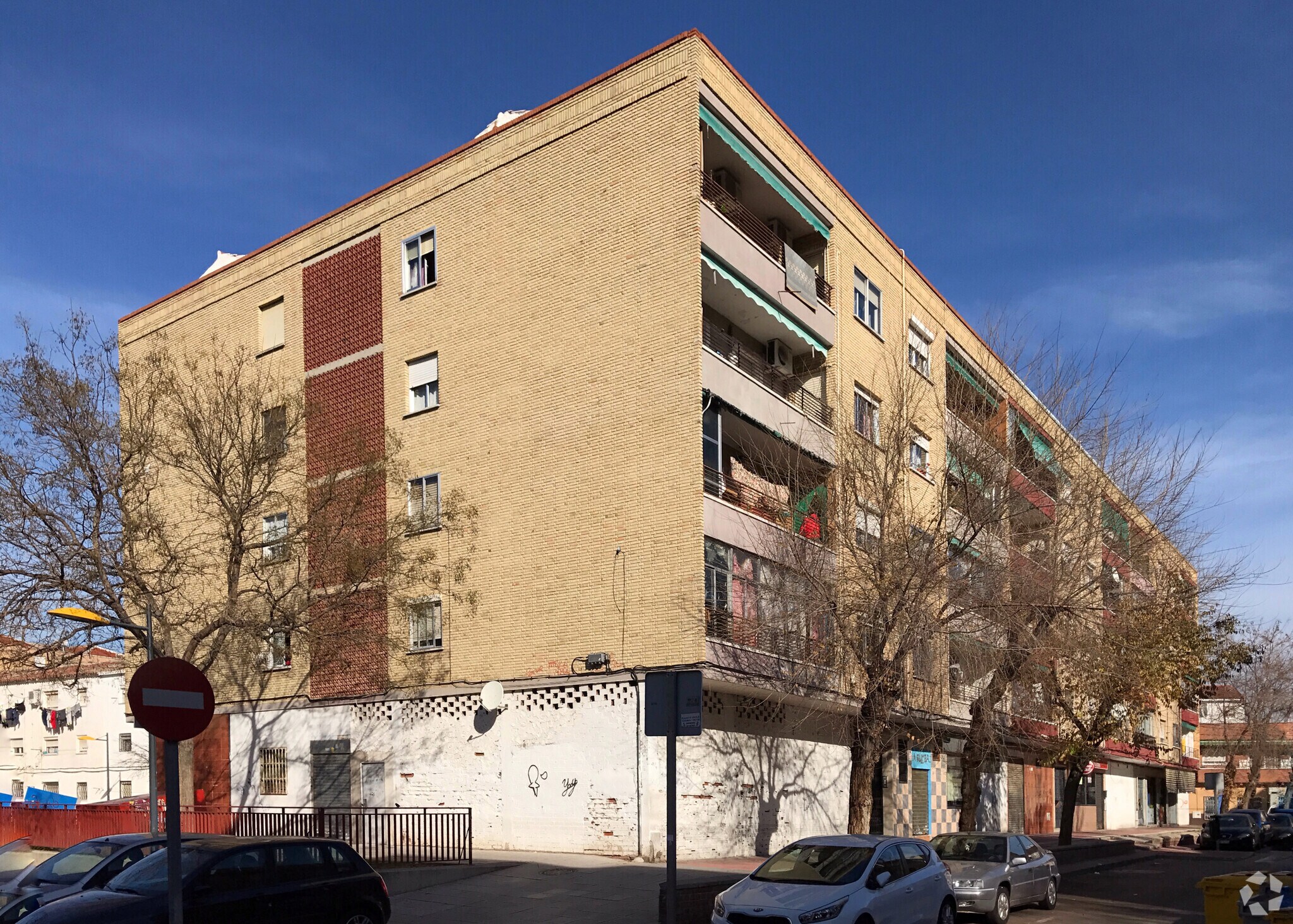 Calle Galilea, 10, Parla, Madrid for sale Primary Photo- Image 1 of 1