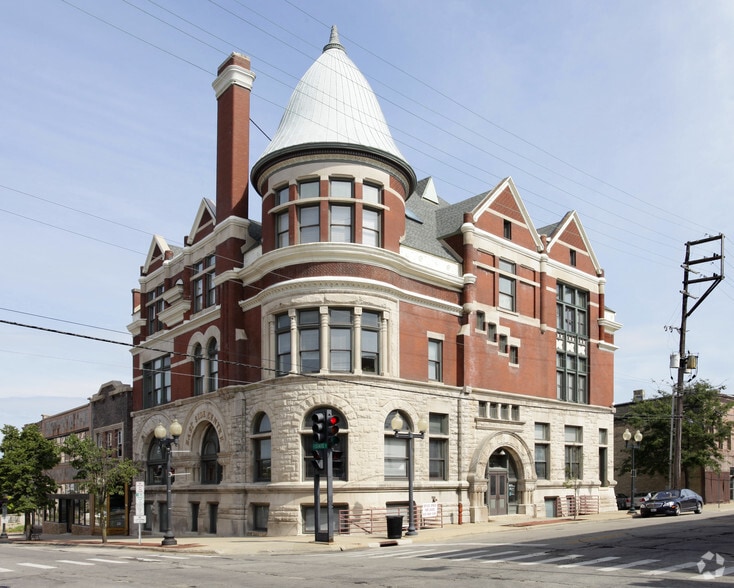 220 E State St, Rockford, IL for lease - Building Photo - Image 1 of 9