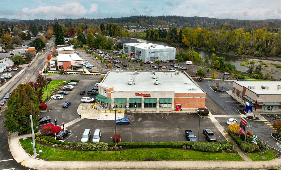 20100 W Mcloughlin Blvd, Gladstone, OR for sale - Building Photo - Image 3 of 9