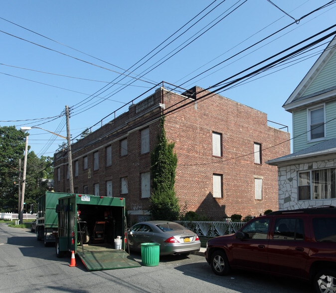 134-29 218th St, Springfield Gardens, NY for lease - Building Photo - Image 2 of 11