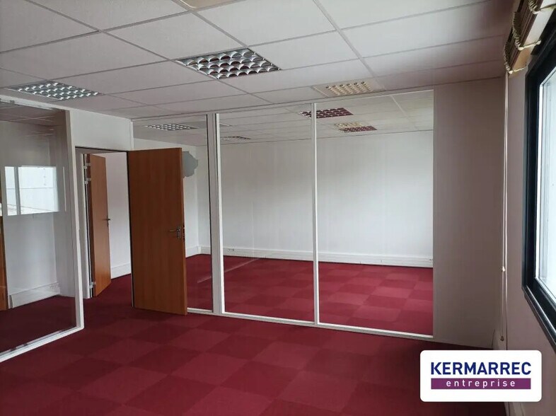 Office in Basse-Goulaine for lease - Building Photo - Image 2 of 9