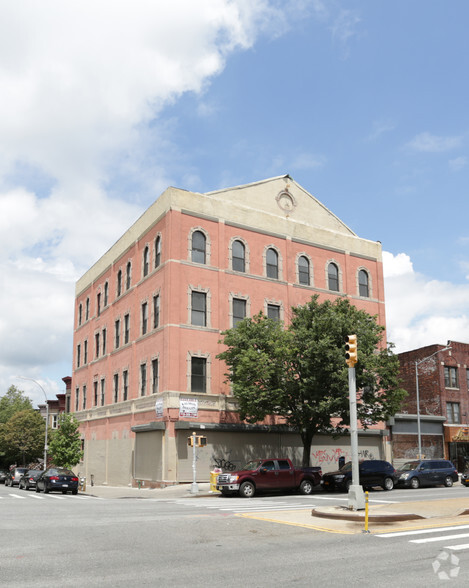 5018 Fourth Ave, Brooklyn, NY for sale - Primary Photo - Image 1 of 1