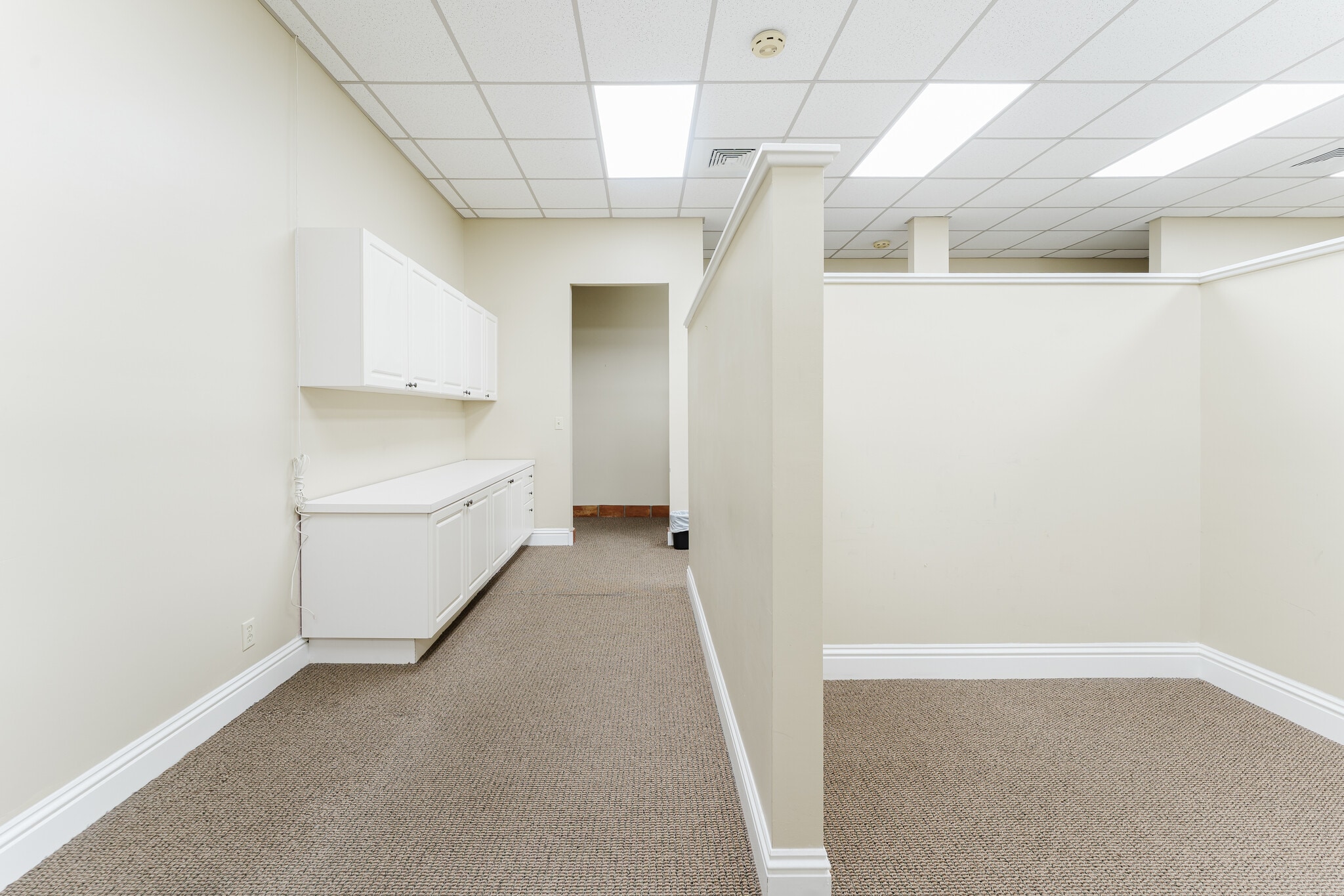 2120 N Dixie Hwy, Boca Raton, FL for lease Interior Photo- Image 1 of 4
