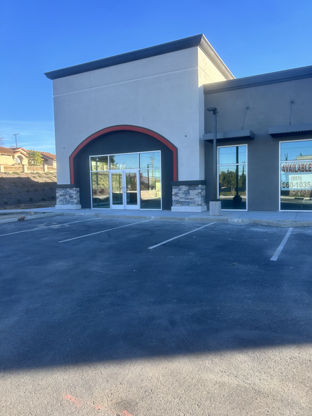 18187 Van Buren Blvd, Riverside, CA for lease - Building Photo - Image 1 of 7