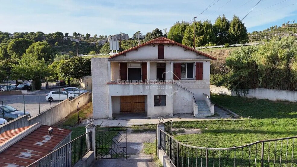 Office in Les Pennes-Mirabeau for lease - Building Photo - Image 2 of 2