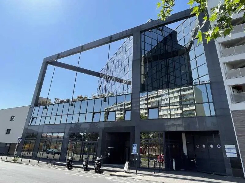 Flex in Ivry-sur-Seine for lease Building Photo- Image 1 of 7