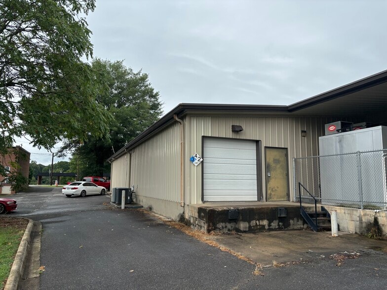 120 E Main St, Boonville, NC for lease - Building Photo - Image 3 of 6