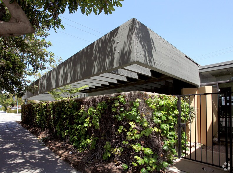 296 Redondo Ave, Long Beach, CA for lease - Building Photo - Image 2 of 5