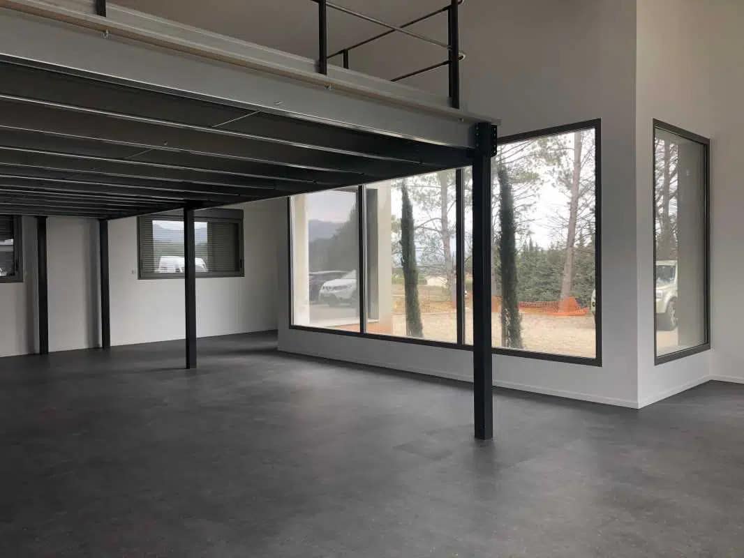 Office in Gardanne for sale Interior Photo- Image 1 of 16