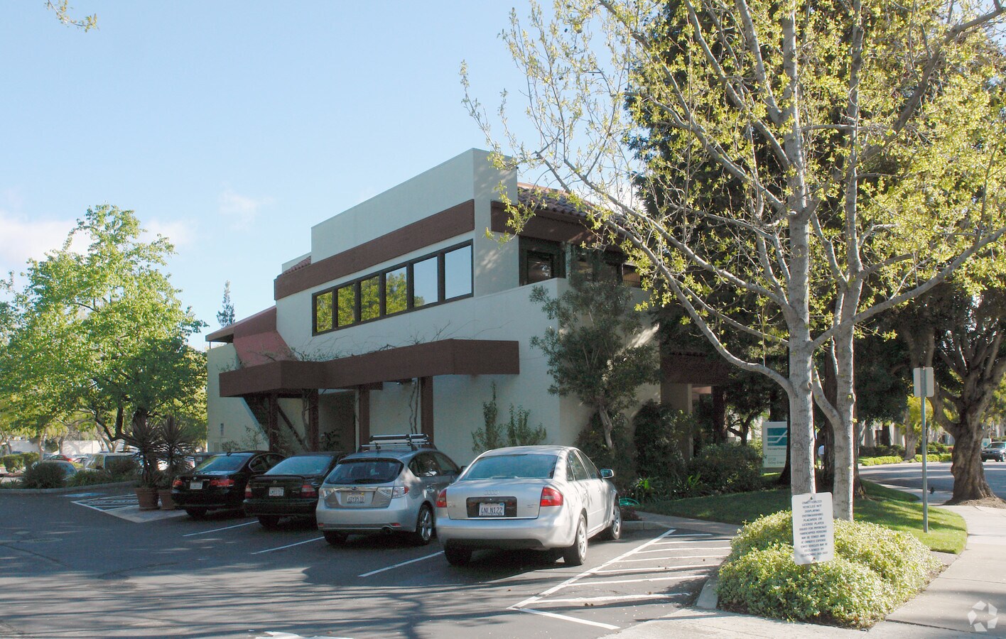 20725 Valley Green Dr, Cupertino, CA 95014