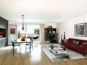 Retail in Pierrefitte-sur-Seine for lease Interior Photo- Image 1 of 2