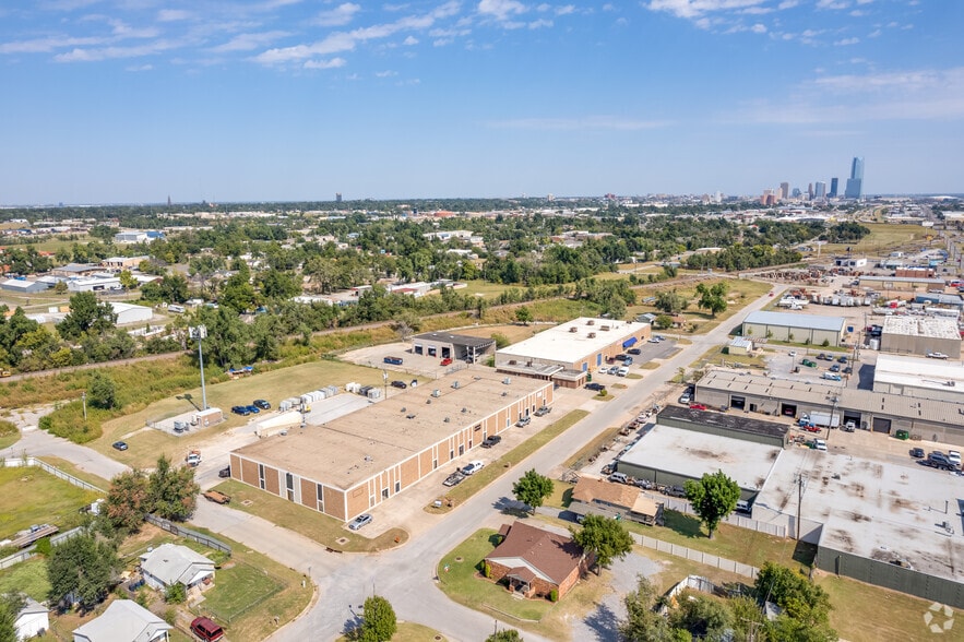 2737-2749 W California Ave, Oklahoma City, OK for lease - Aerial - Image 3 of 11
