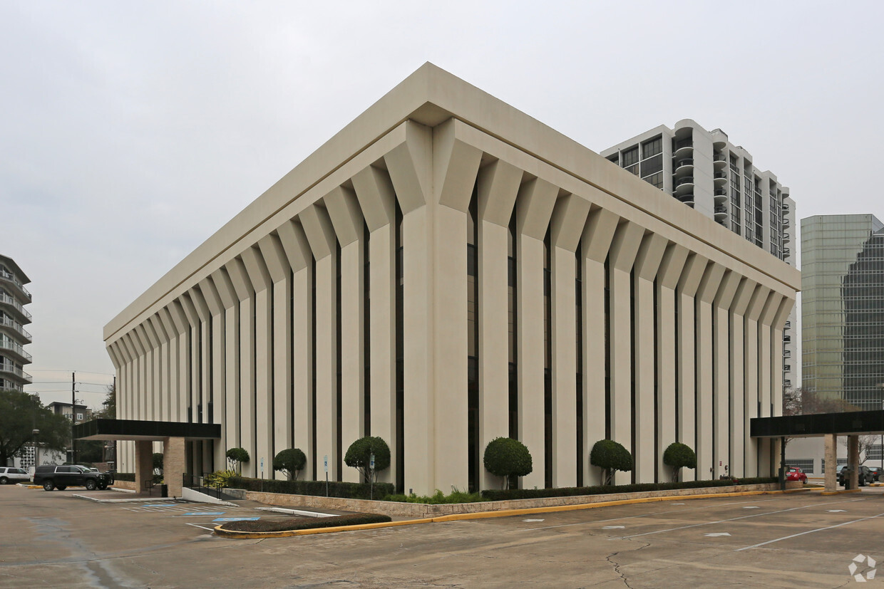 5005 Woodway Dr, Houston, TX for lease Building Photo- Image 1 of 4