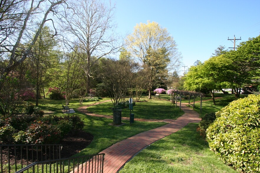 3720 Farragut Ave, Kensington, MD for lease - Building Photo - Image 3 of 16