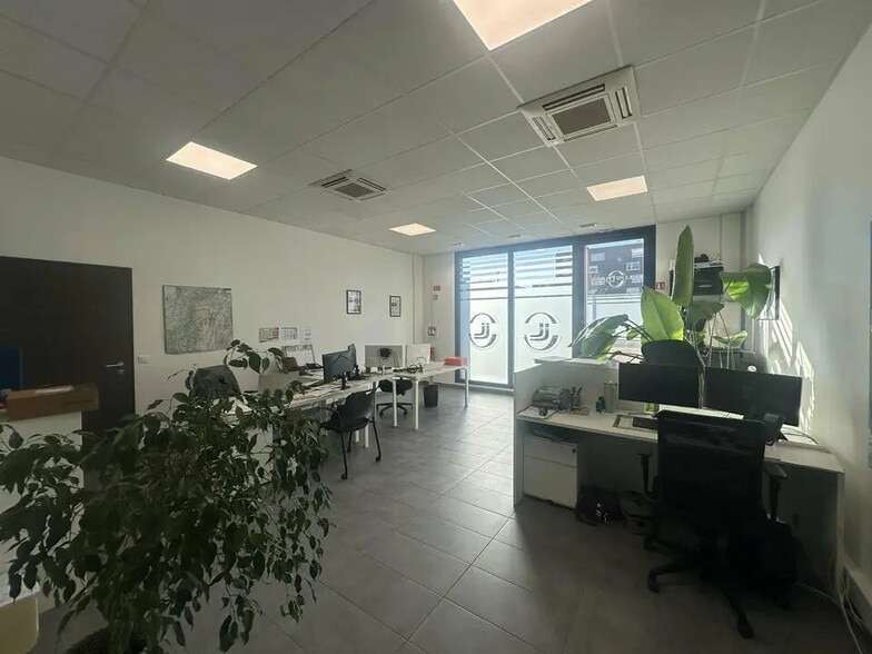 Office in Strasbourg for lease - Interior Photo - Image 2 of 7