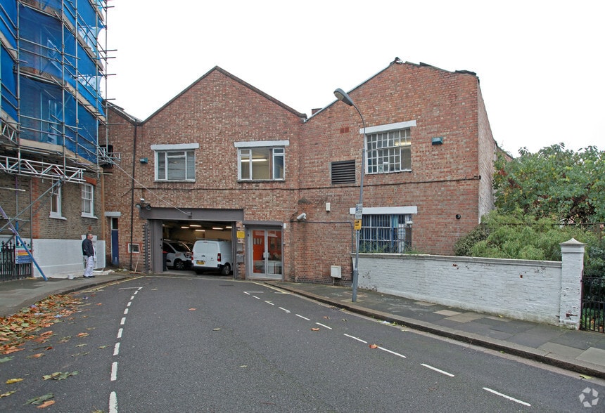 4 Challoner Cres, London for sale - Primary Photo - Image 1 of 1