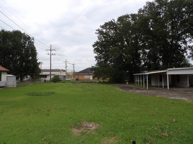 6803 W Main St, Houma, LA 70360