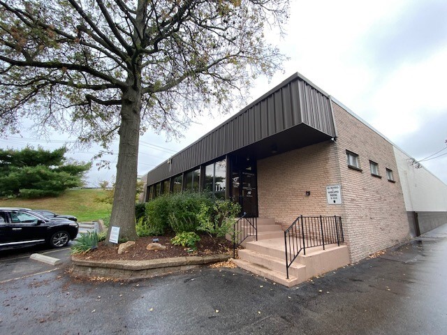 1155 N Warson Rd, Creve Coeur, MO for lease Building Photo- Image 1 of 13