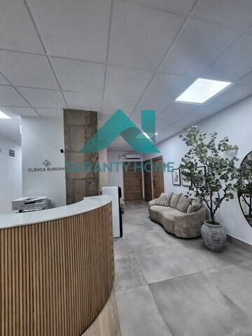 Office in Cáceres, Cáceres for lease - Interior Photo - Image 1 of 3