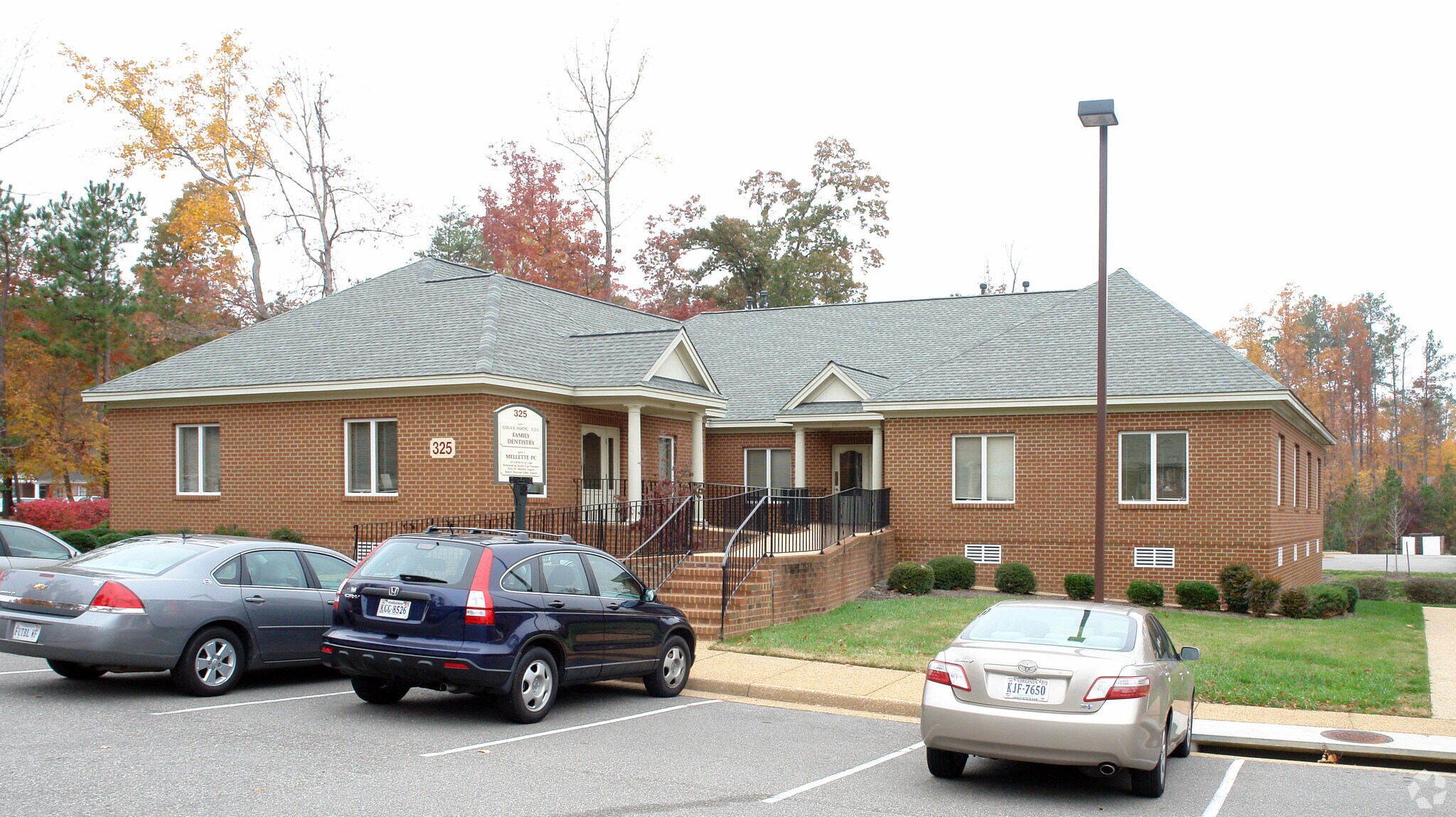 325-2 McLaws Cir, Williamsburg, VA for sale Primary Photo- Image 1 of 1