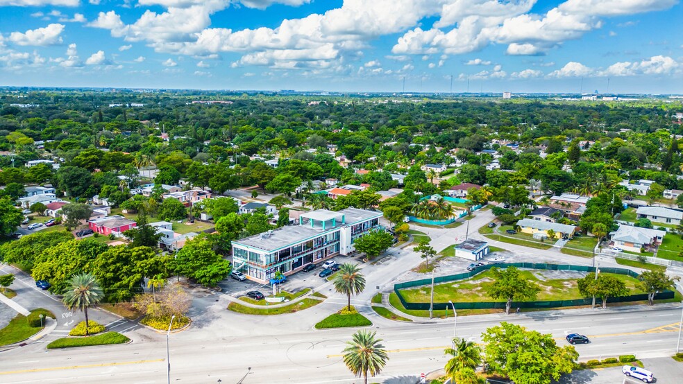 13700 NE 11th Ave, North Miami, FL for sale - Building Photo - Image 3 of 8