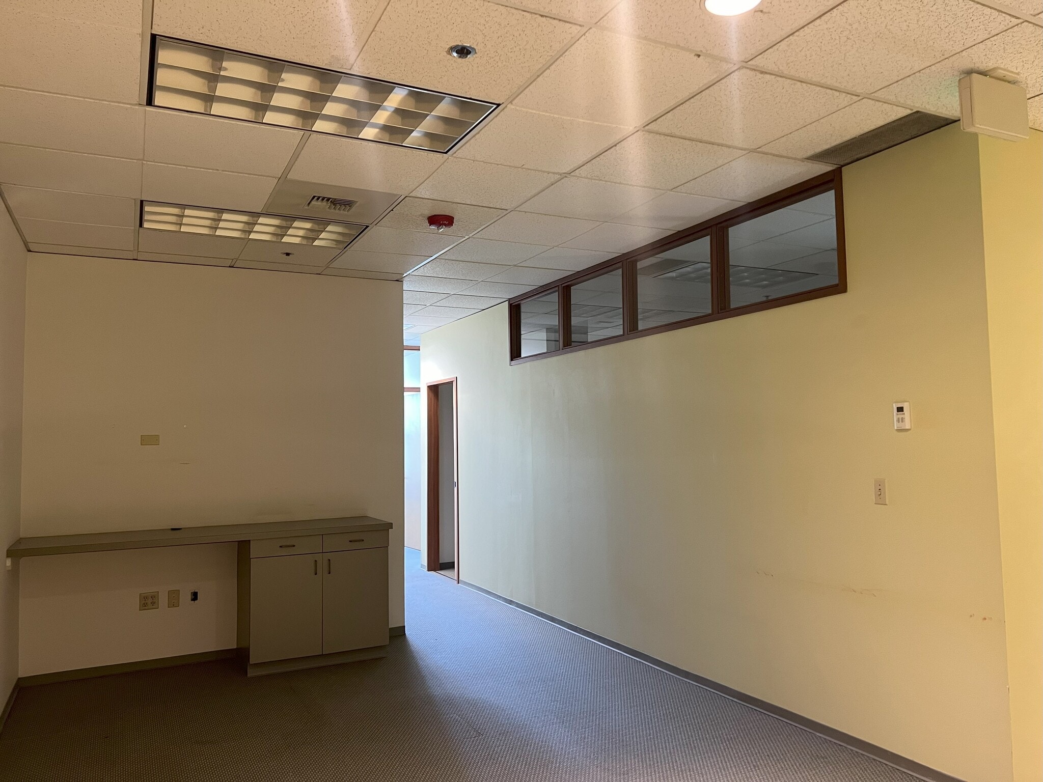 1900 W Nickerson St, Seattle, WA for lease Interior Photo- Image 1 of 5