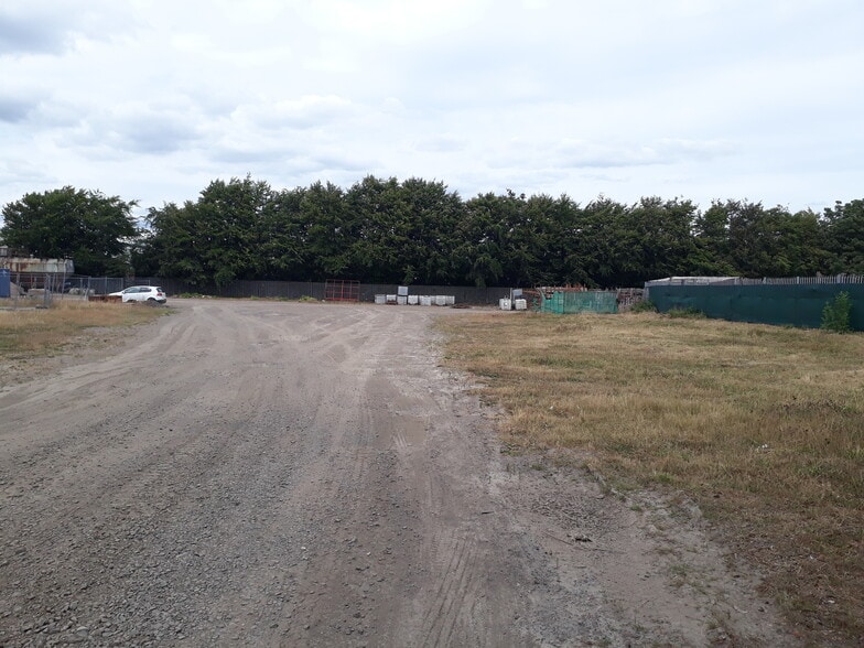 Balunie Dr, Dundee for lease - Building Photo - Image 2 of 3