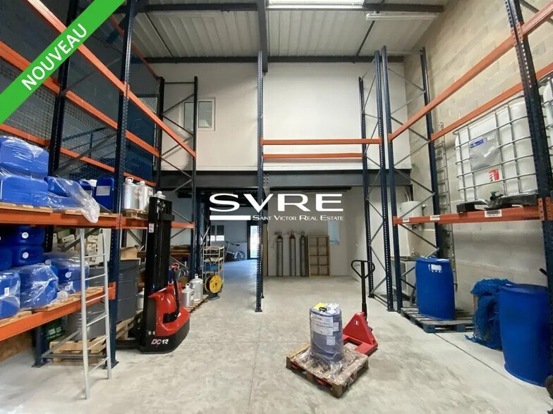 Office in Aubagne for lease - Interior Photo - Image 1 of 6