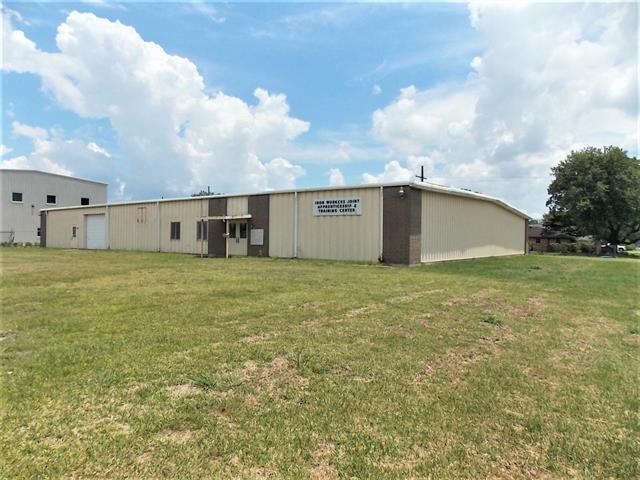 2003 Industrial Park Rd, Nederland, TX for sale - Building Photo - Image 1 of 1