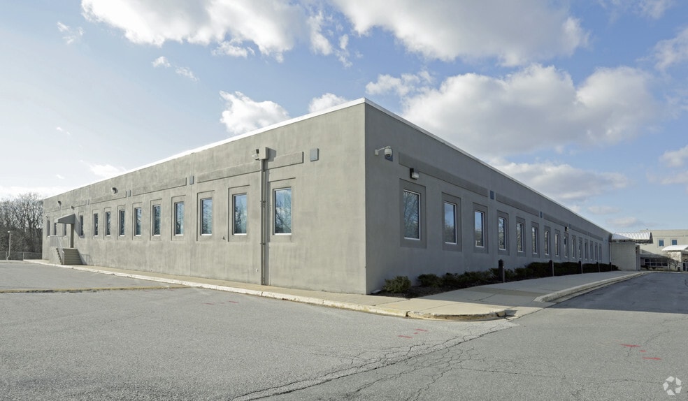 11800 Tech Rd, Silver Spring, MD for lease - Building Photo - Image 3 of 3